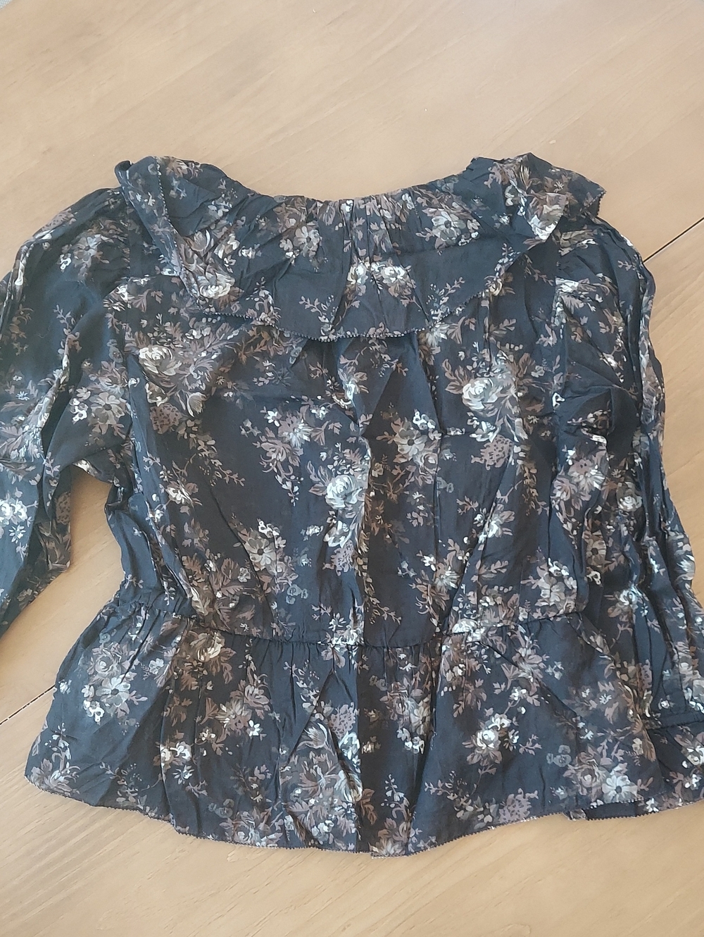 GAP Two Blouse Bundle - Picture 7 of 7